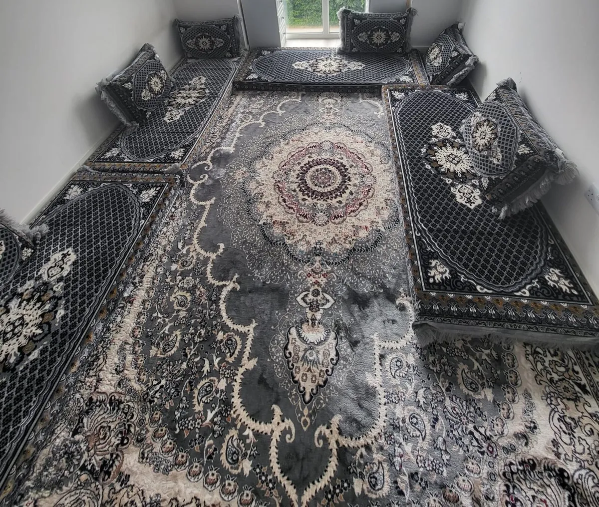 🏡 Beautiful Traditional Rugs - Image 2