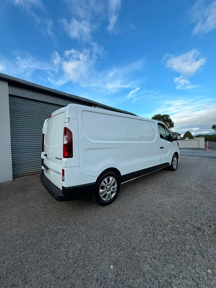 Renault Traffic 2.0 TDI HighLine - Image 2