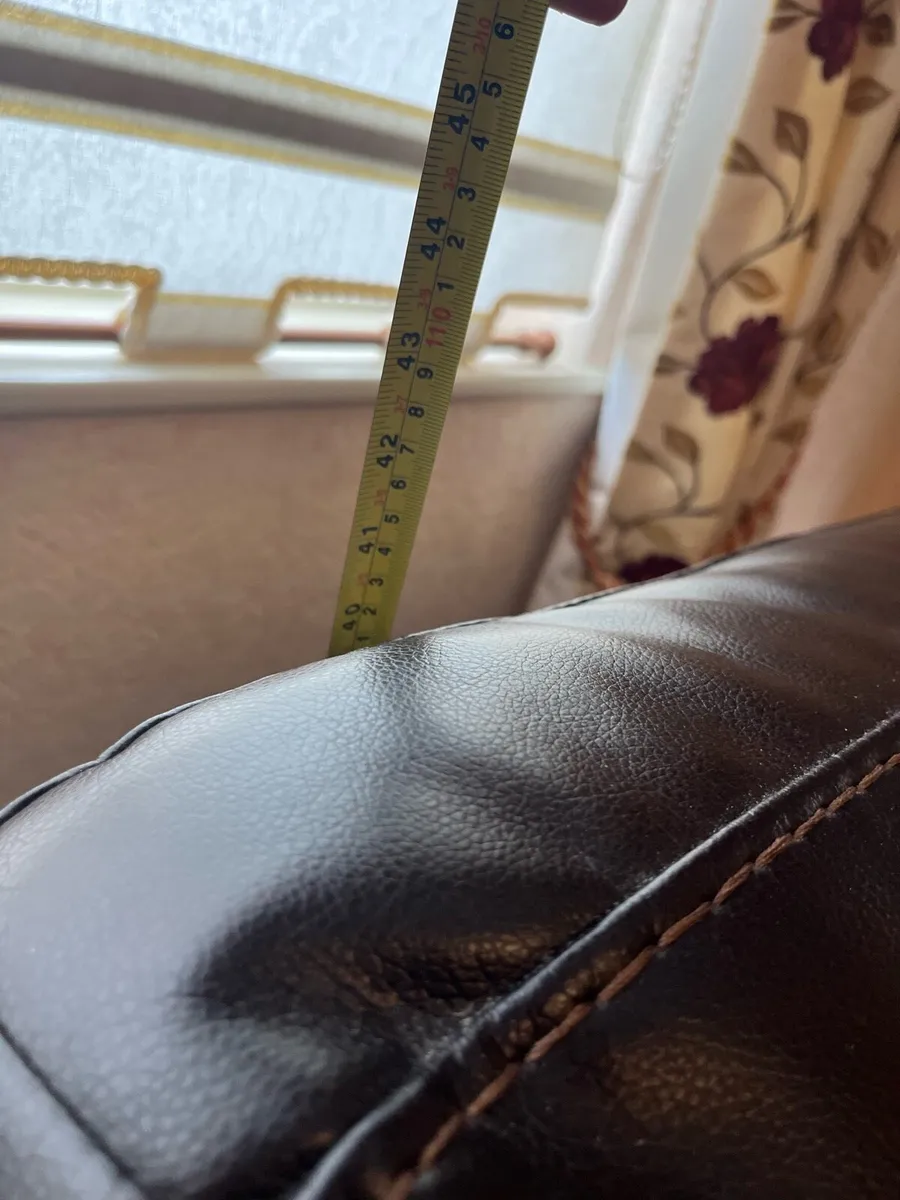 Riser recliner chair - Image 3