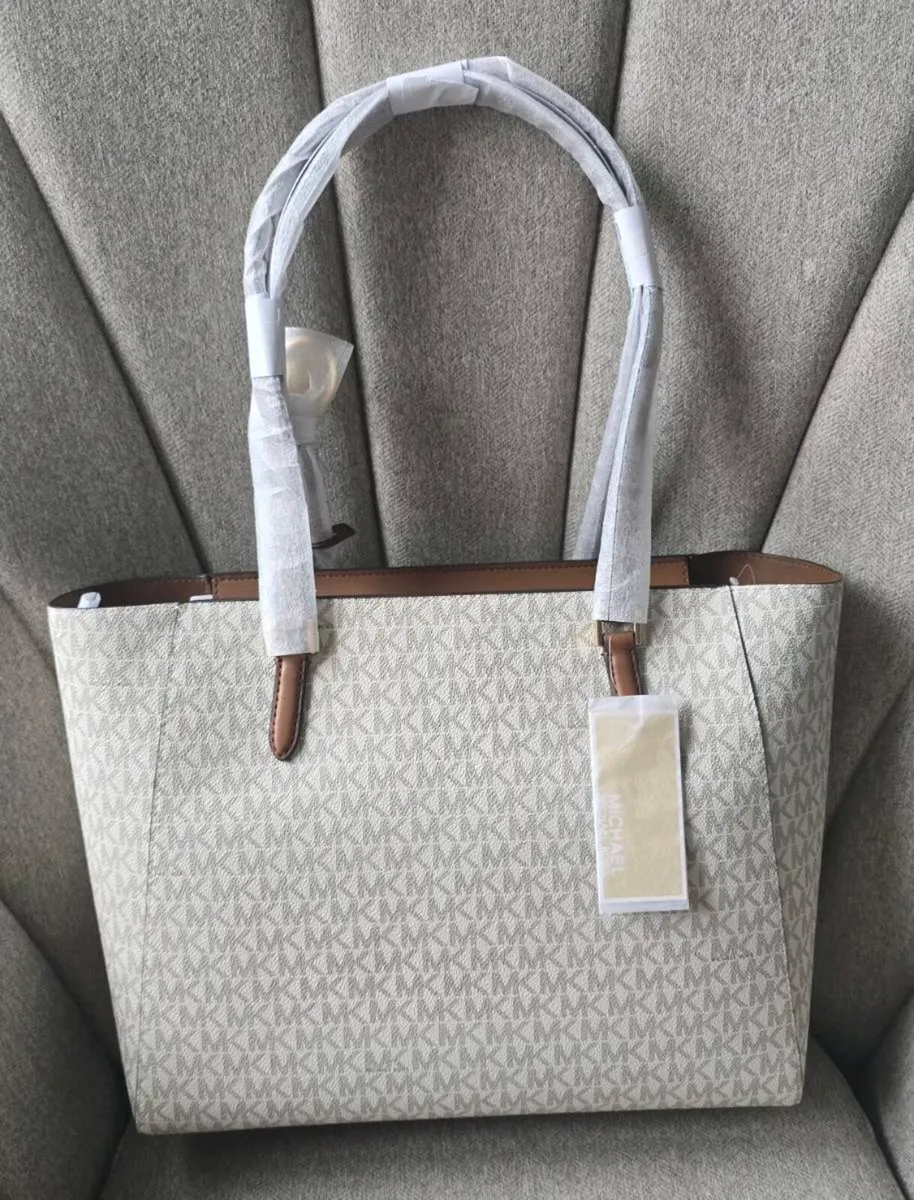 MICHAEL Kors Charlotte Large 3-in-1 Signature Tote - Image 3