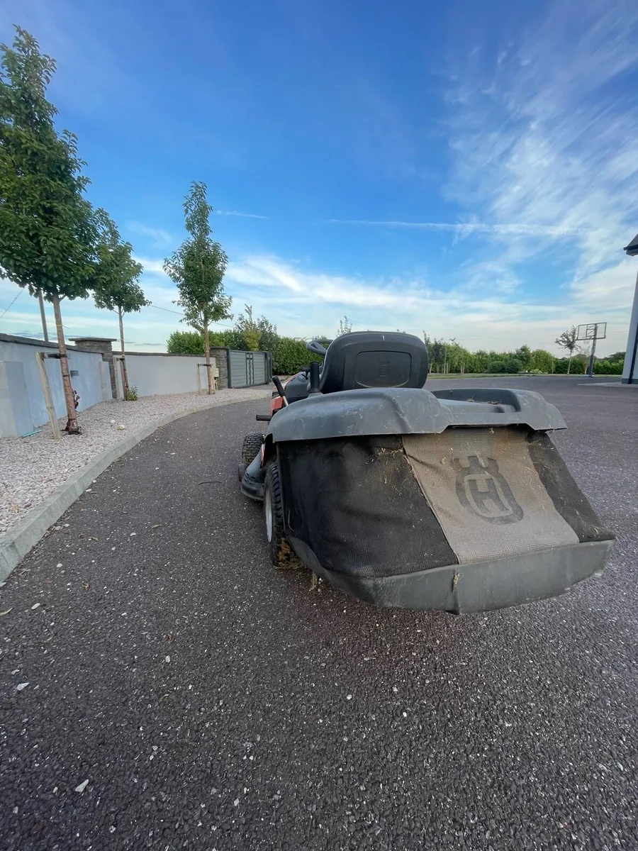 Husqvarna  TC 138 Ride on Mower - Image 4