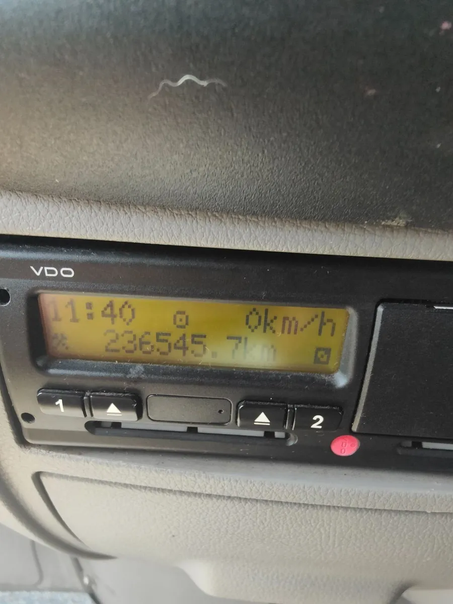 2010 sprinter 21 seater - Image 2