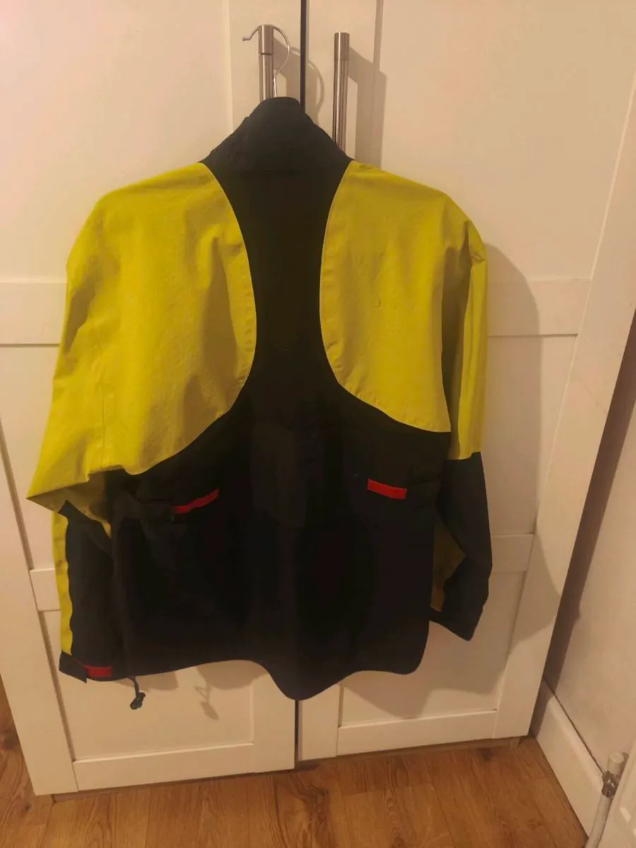 Galvin Green Golf rain jacket - Image 3