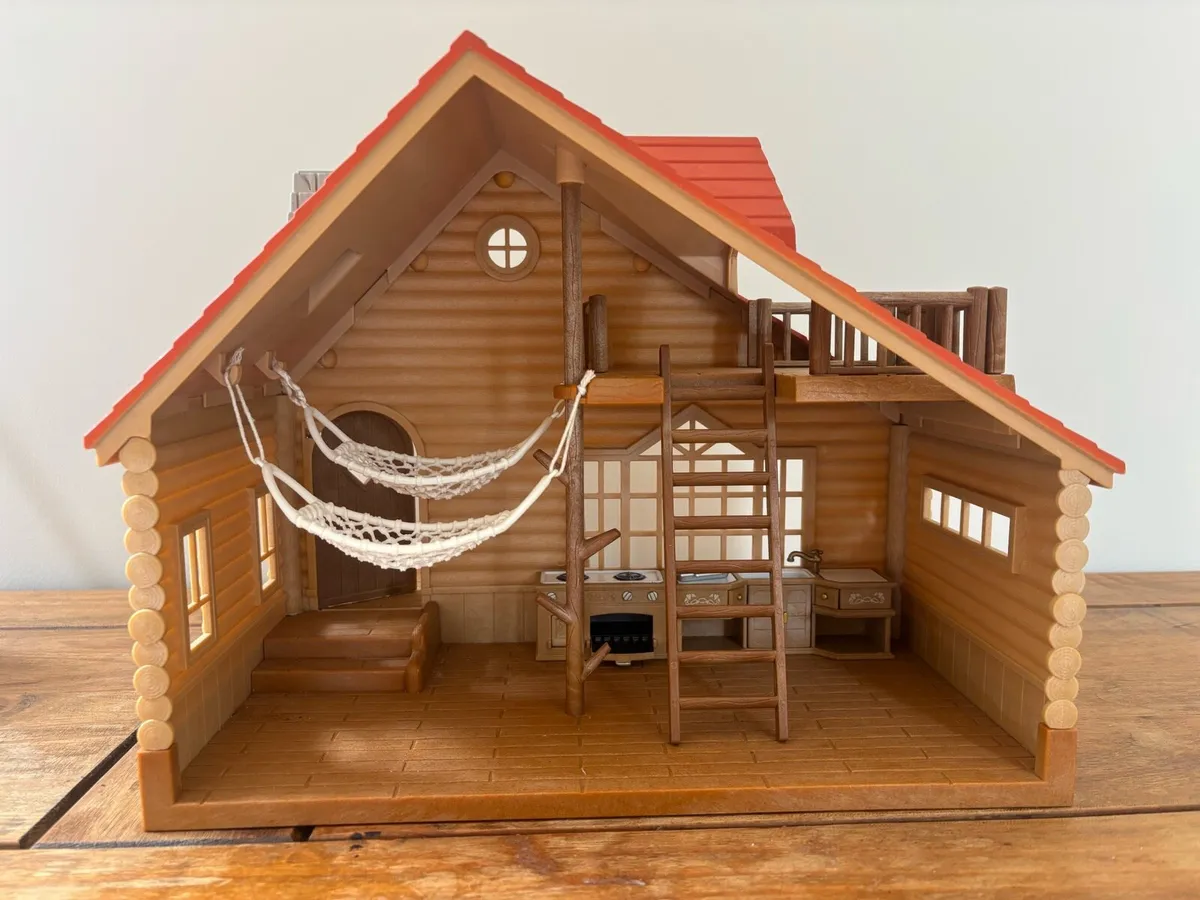 Sylvanian Log Cabin & extra accessories! - Image 3