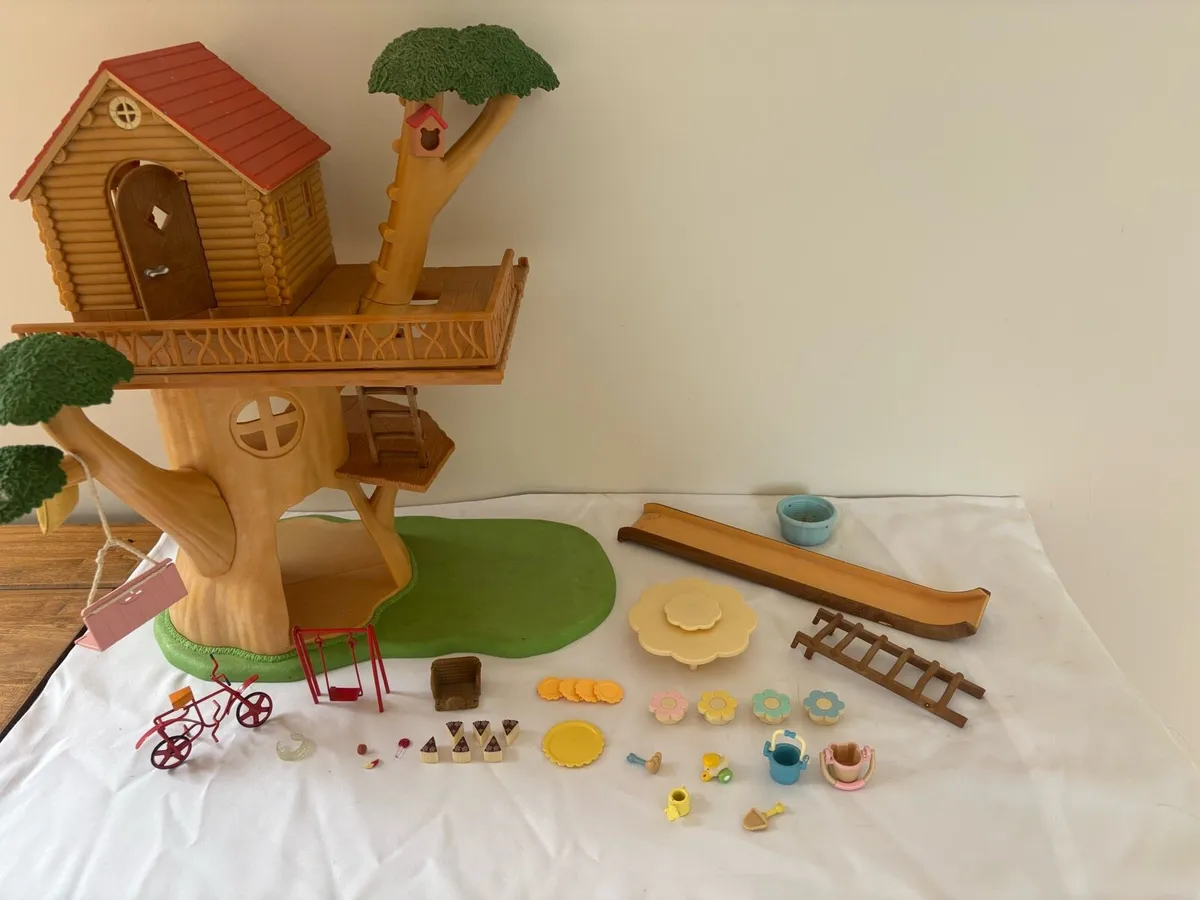 Sylvanian Treehouse & extra accessories! - Image 4