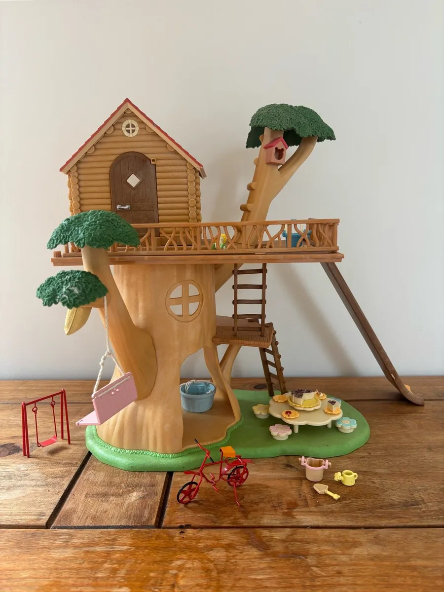 Sylvanian Treehouse & extra accessories! - Image 1