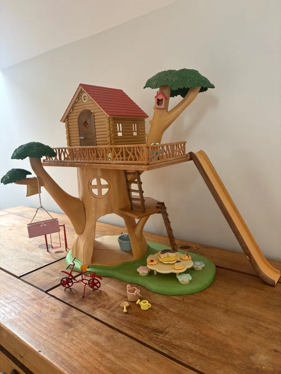 Sylvanian Treehouse & extra accessories! - Image 2