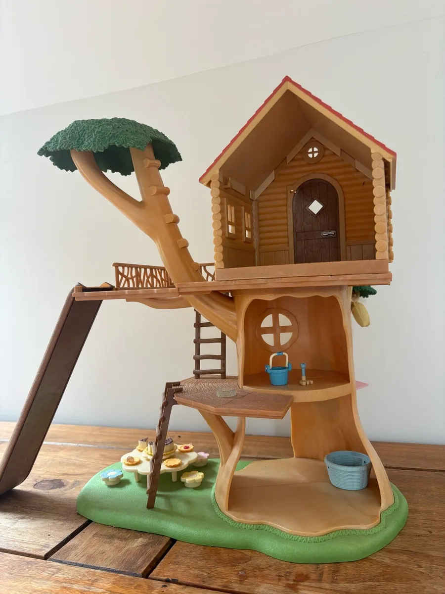 Sylvanian Treehouse & extra accessories! - Image 3