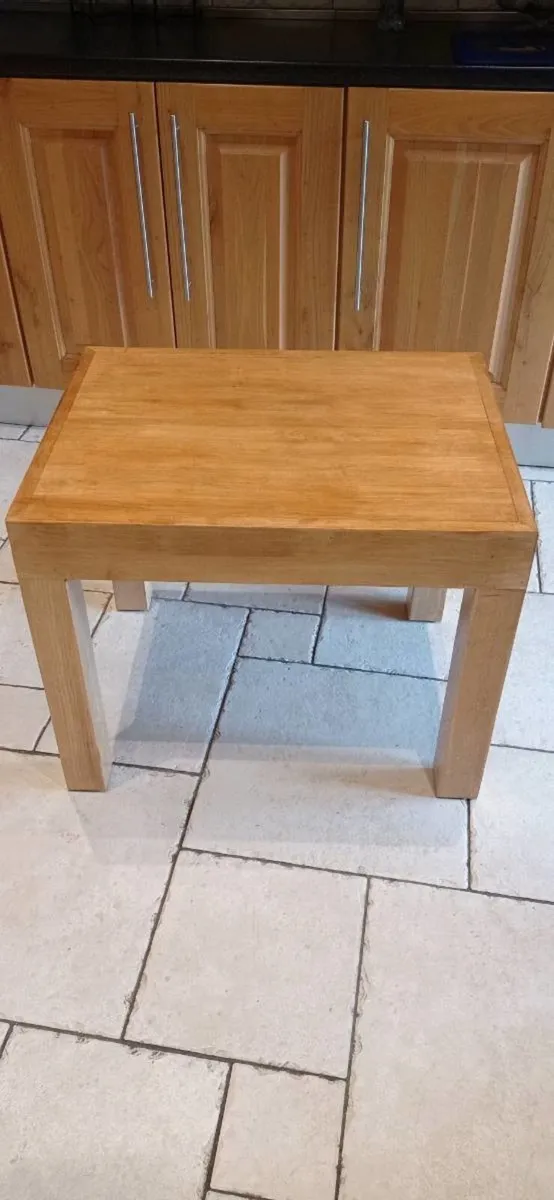 700 x 550mm Heavy pine coffee table - Image 2