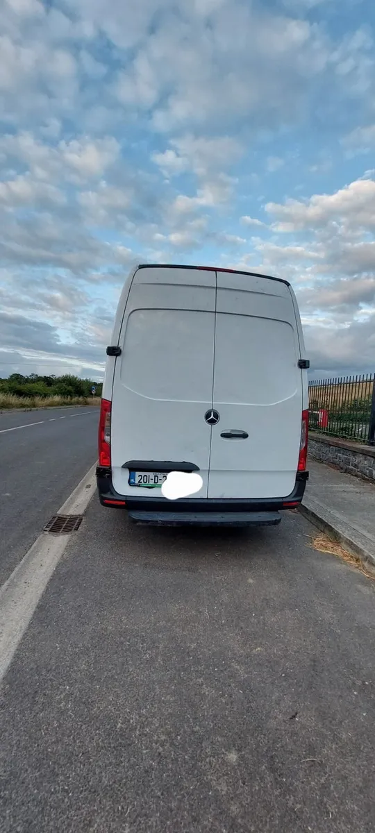 Sprinter 2020,    5 seater Campervan - Image 3