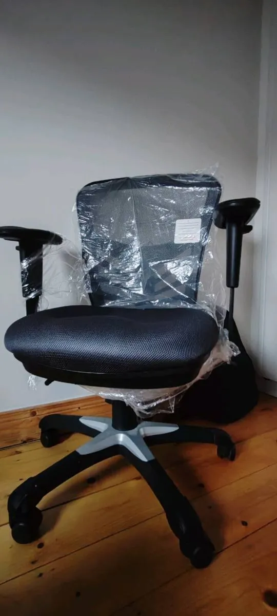 Office chair - Image 1