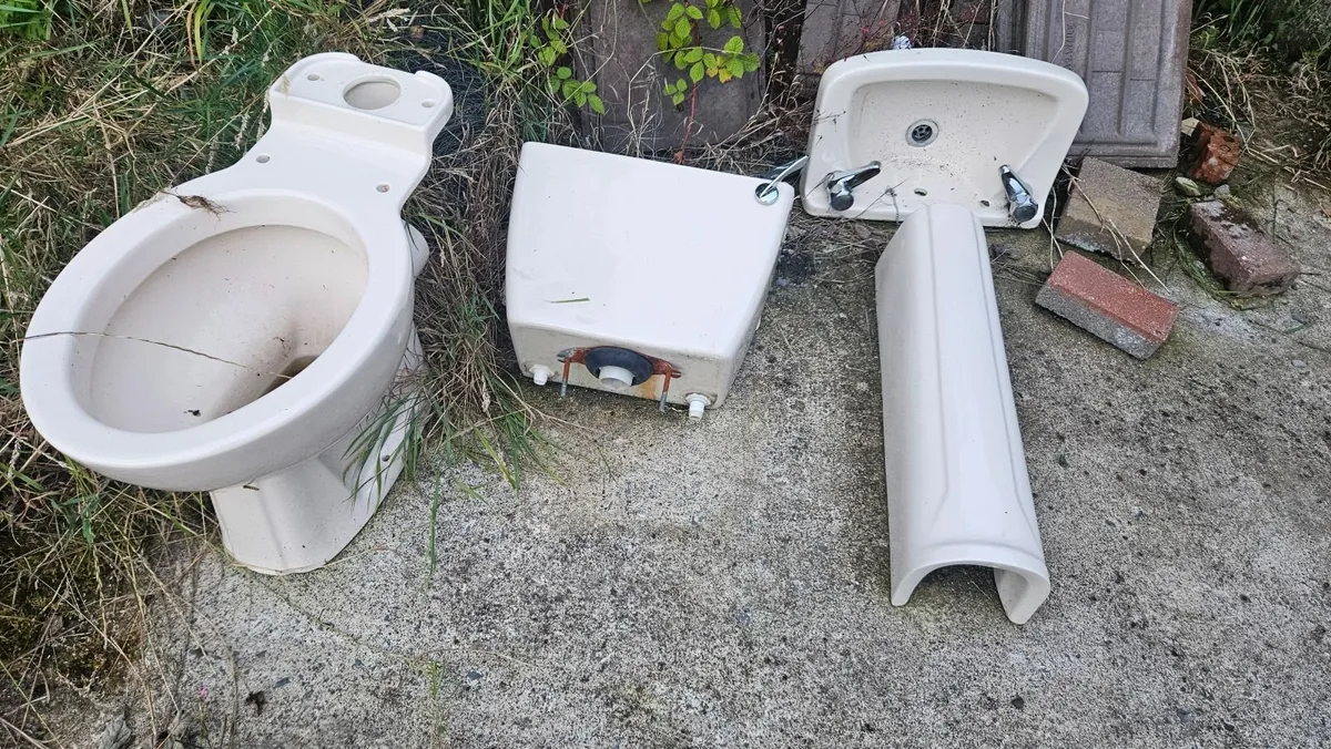 Cloakroom set - Image 1