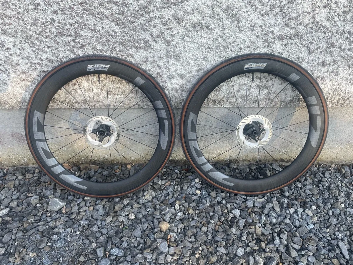 Zipp 404 Firecrest Wheelset - Image 1