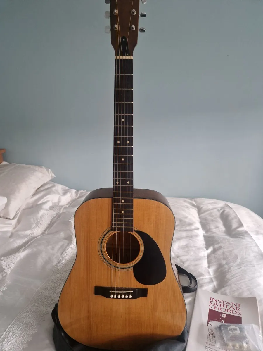 Guitar - Image 3
