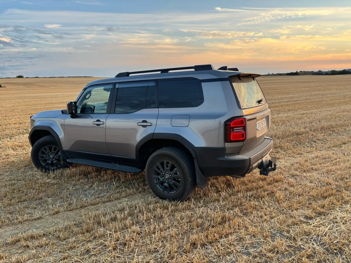252 Landcruiser - Image 2