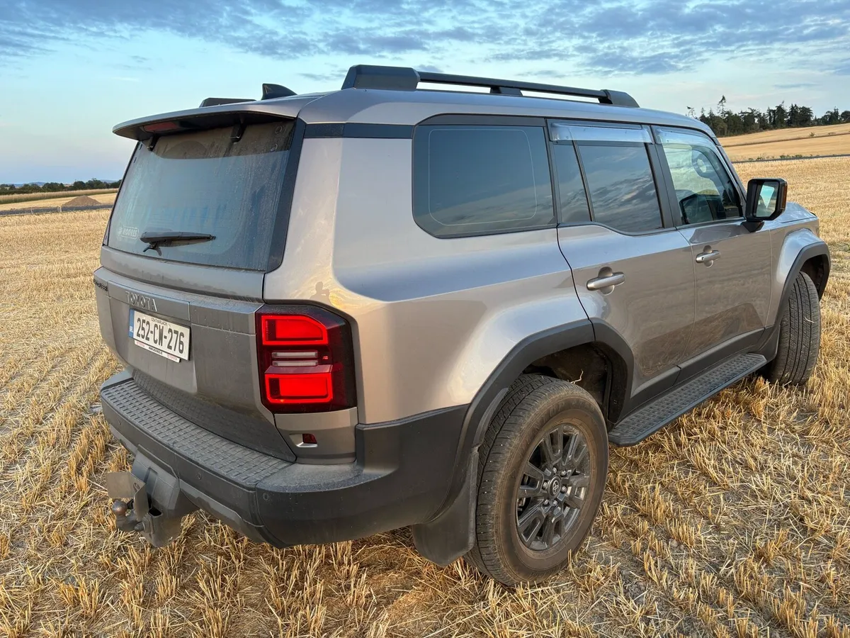 252 Landcruiser - Image 3
