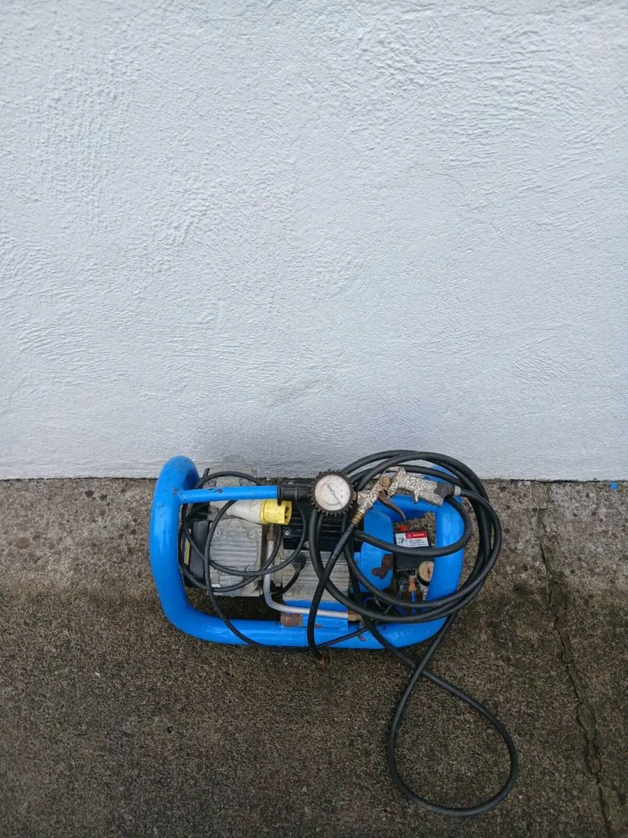 Draper Air Compressor Twin Cylinder - Image 1