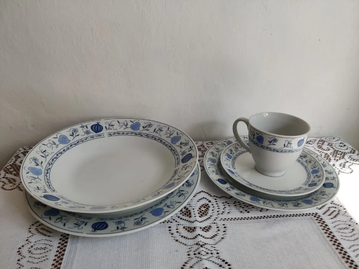 Vintage porcelain set 1 - Image 2