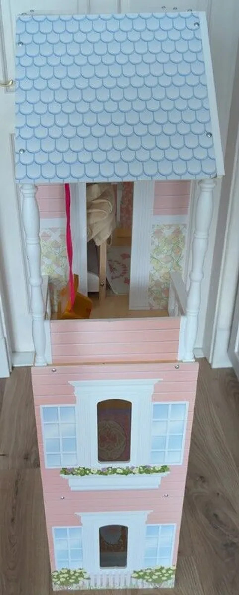 KidKraft Doll's House - like new - Image 2