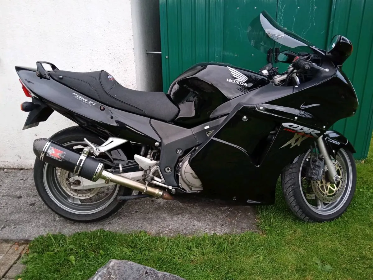 Honda CBR Blackbird 1100 - Image 1