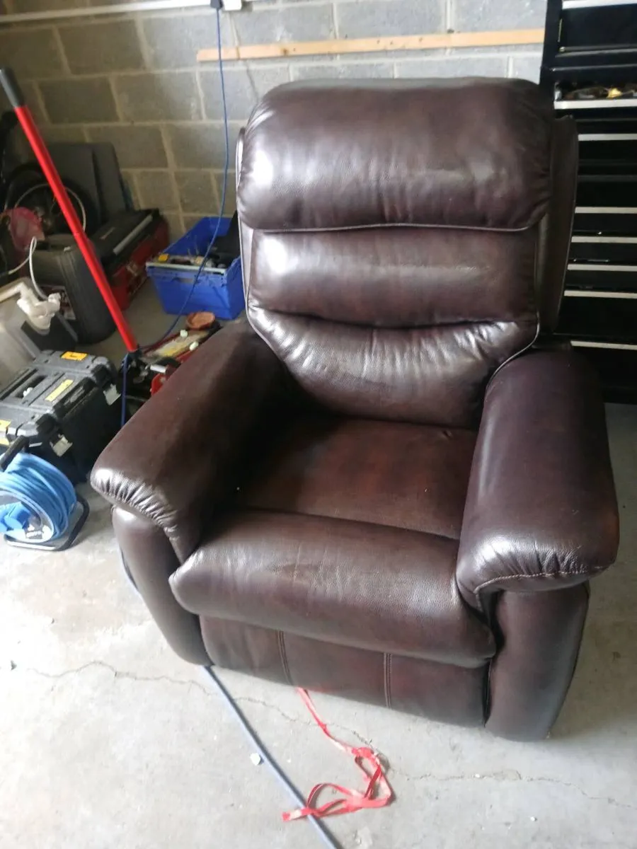 Tyler Electric Recliner - Image 1