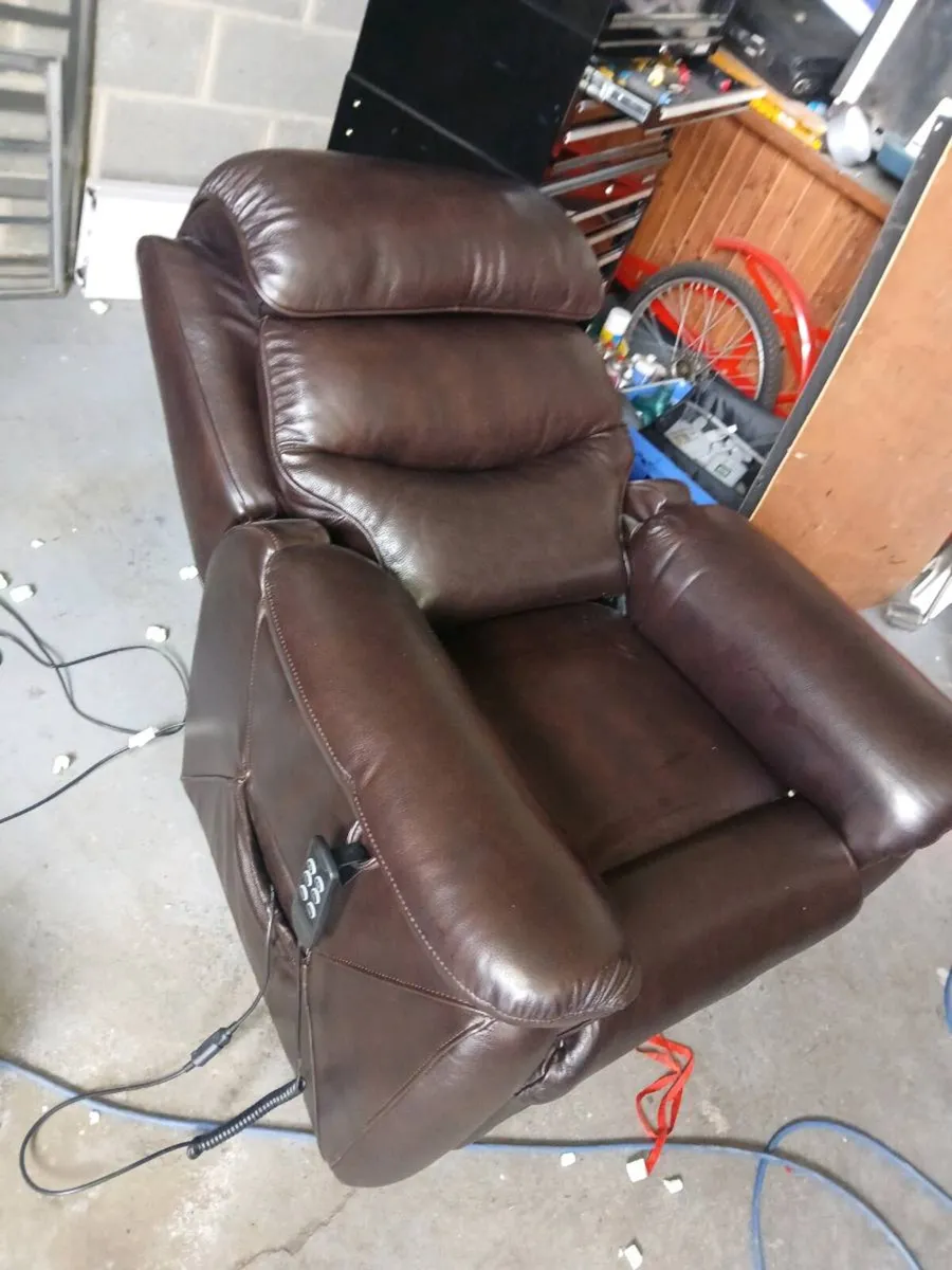 Tyler Electric Recliner - Image 2