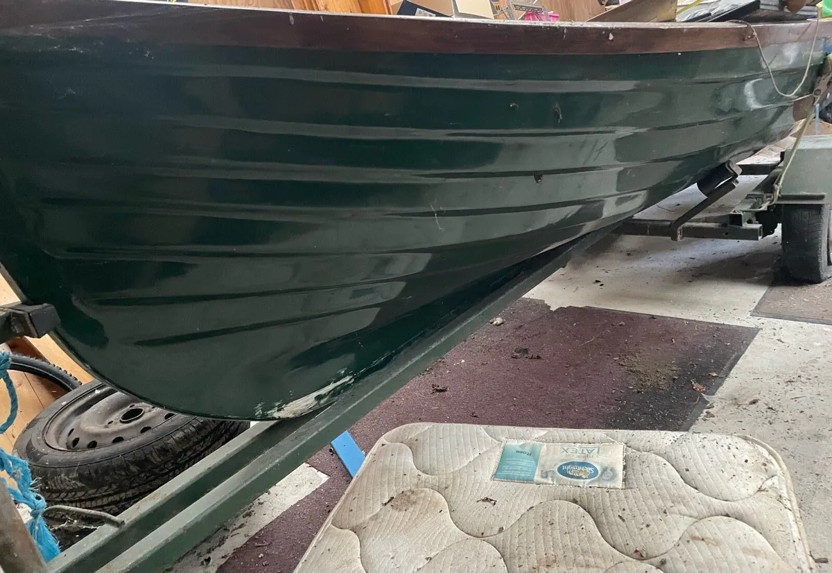 Traditional Lake Fishing Boat 25ft - Image 2