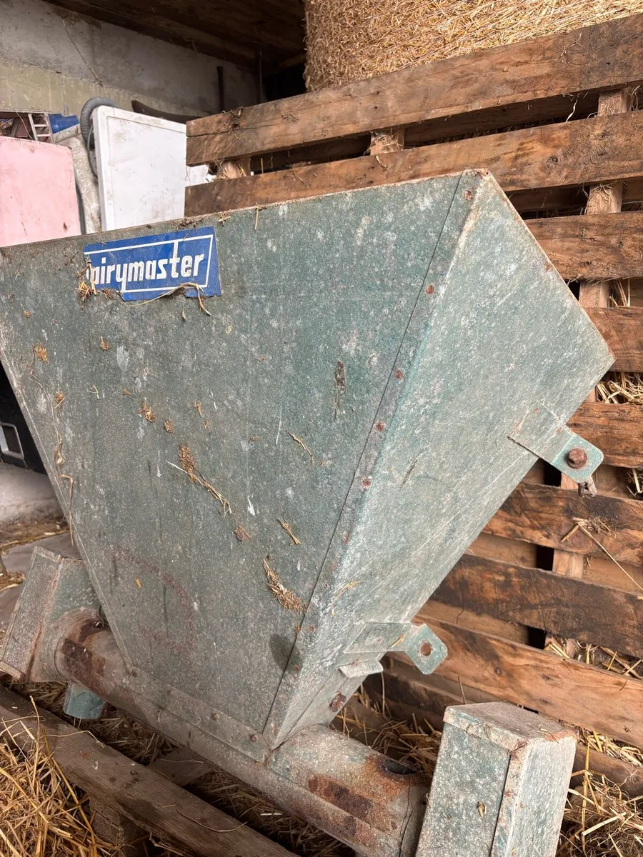Dairymaster Feeder - Image 1
