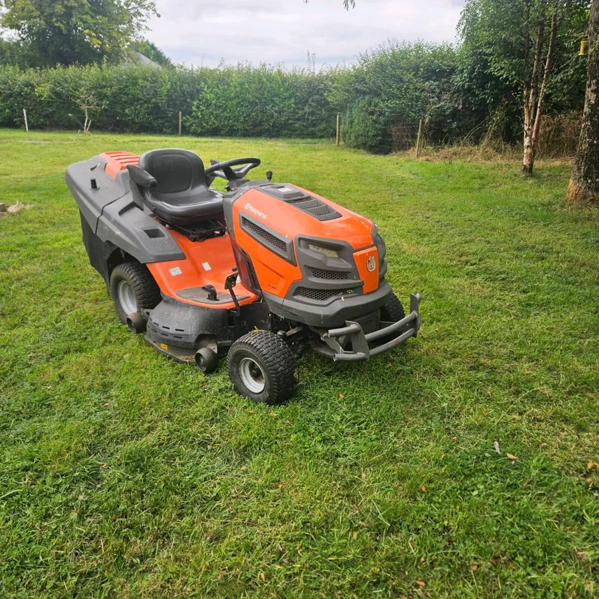 Husqvarna TC342 Ride on Mower - Image 2