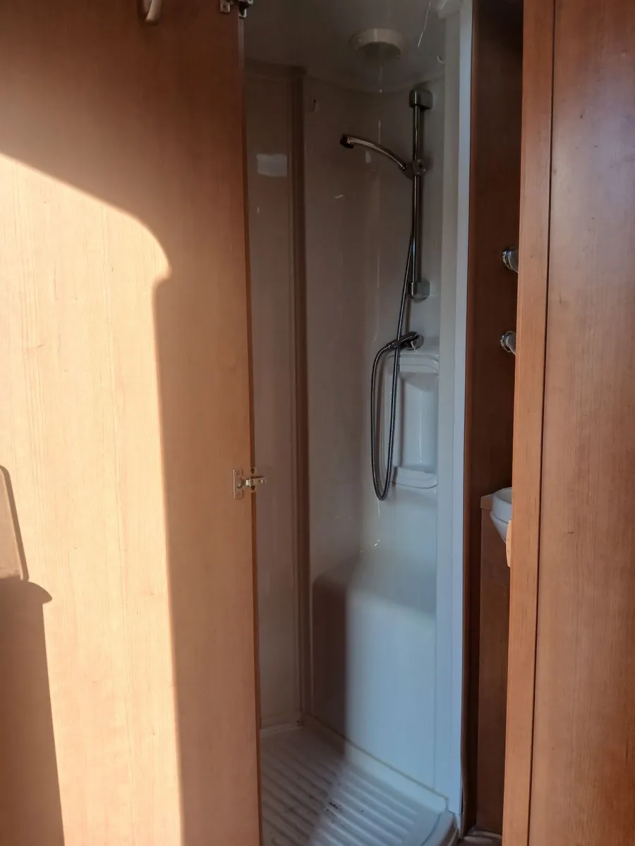 Caravan - Image 3