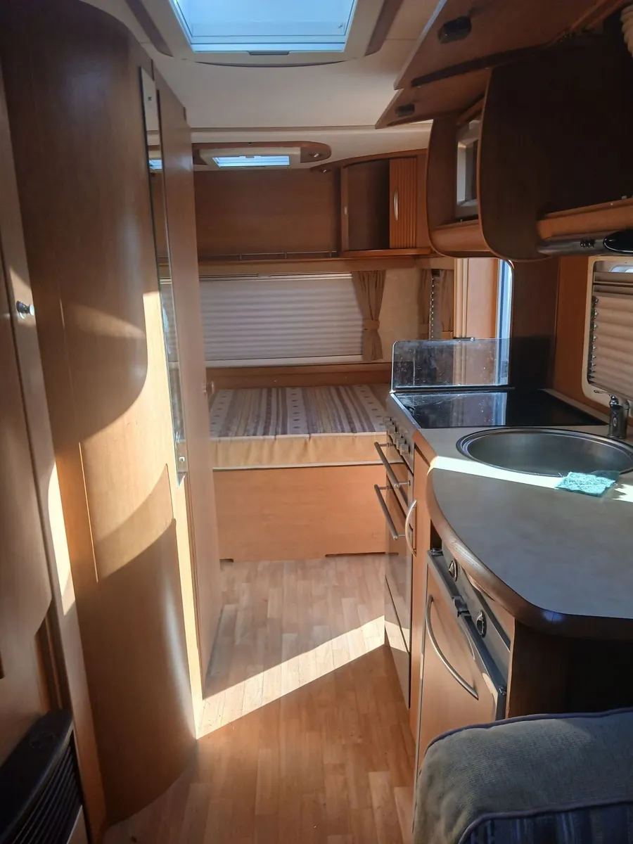 Caravan - Image 4