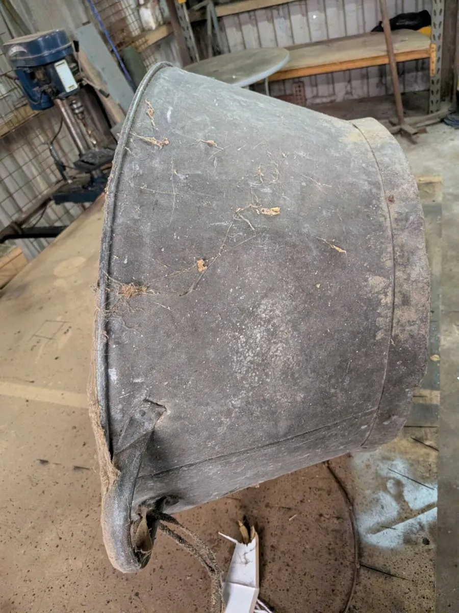 Antique bath - Image 2