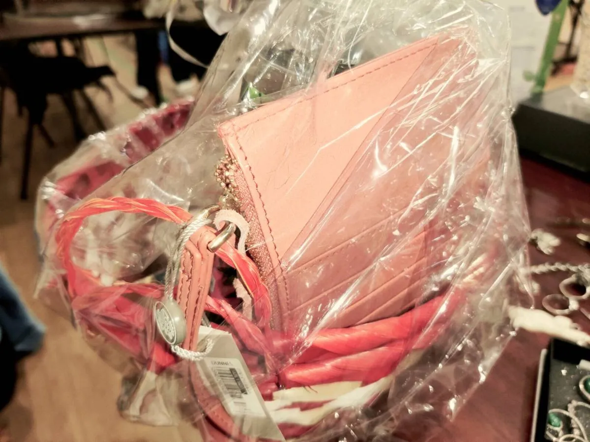 LOTS OF VARIOUS HAMPERS, & A Paul Costello Wallet - Image 3