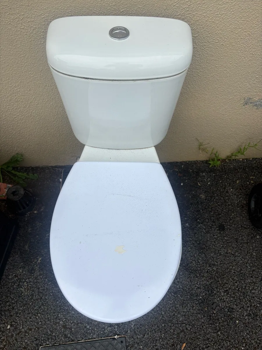 Toilet - Image 2