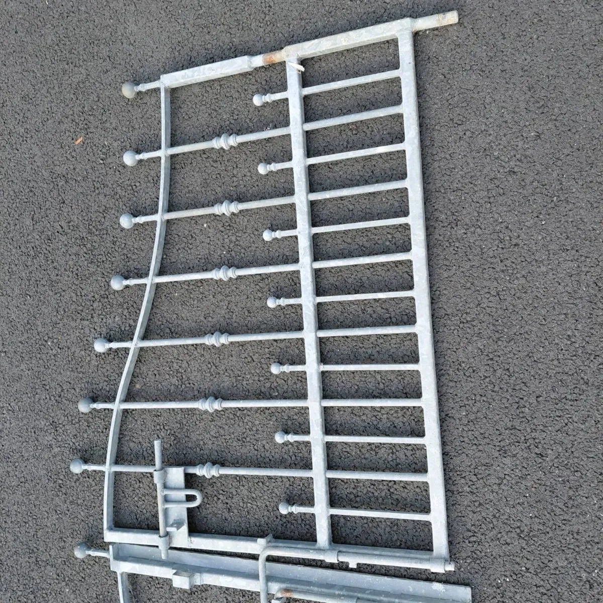 Gates - Image 4