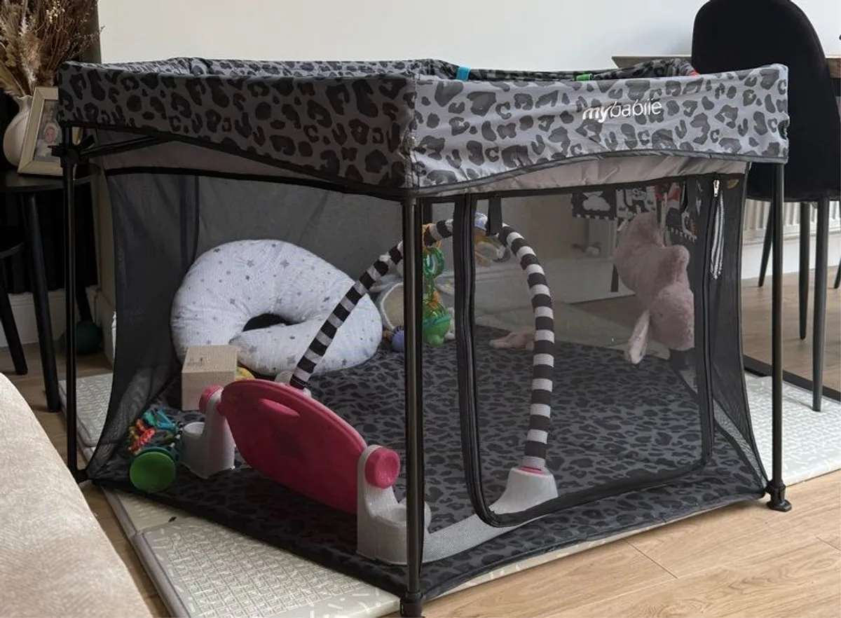 Play pen - Image 2