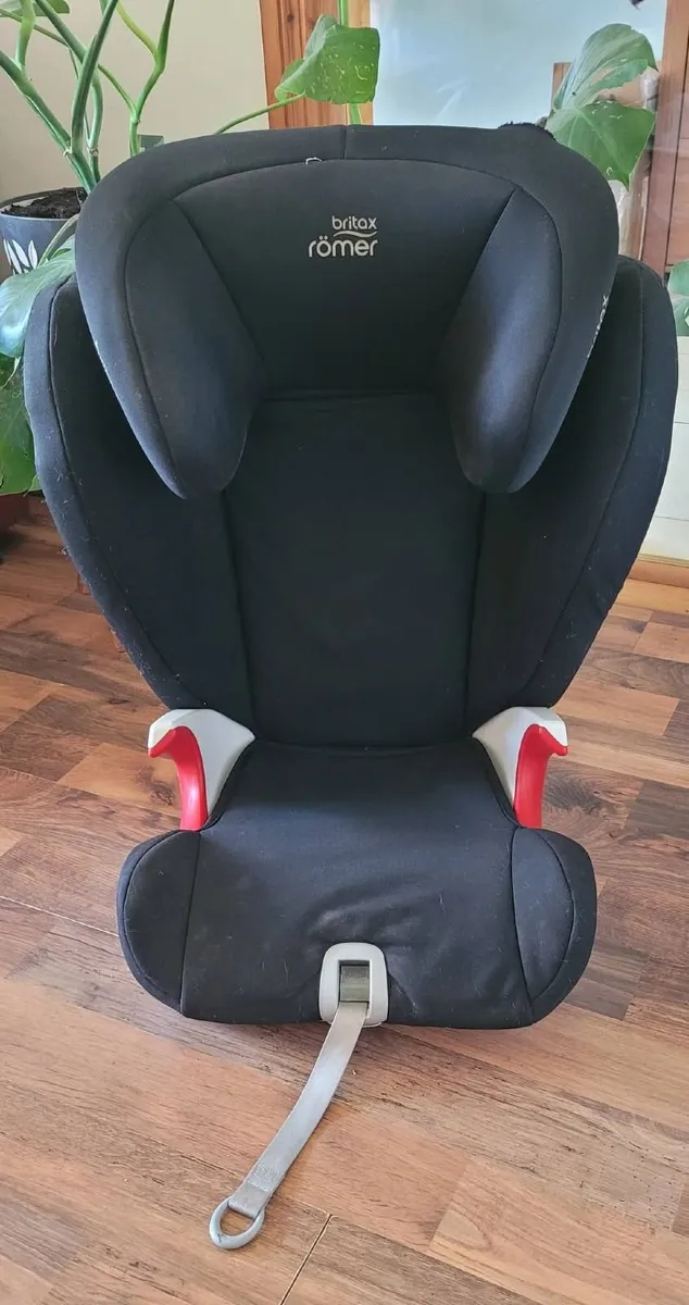 High back booster seat - Image 1