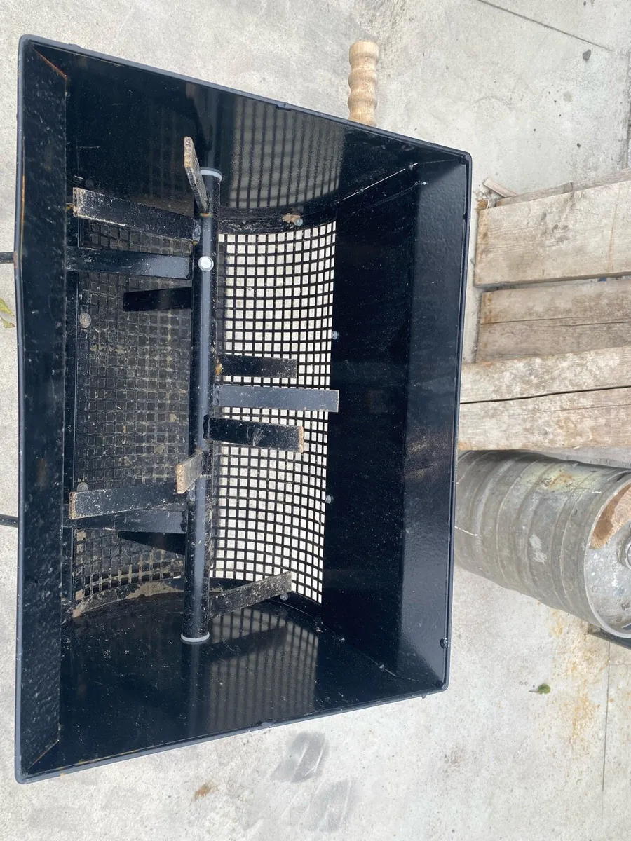 Manual soil sieve sifter - Image 4