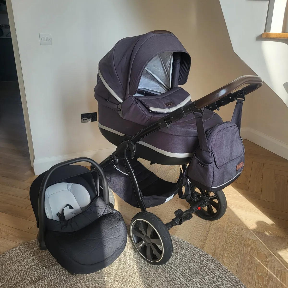 Pram - Image 1