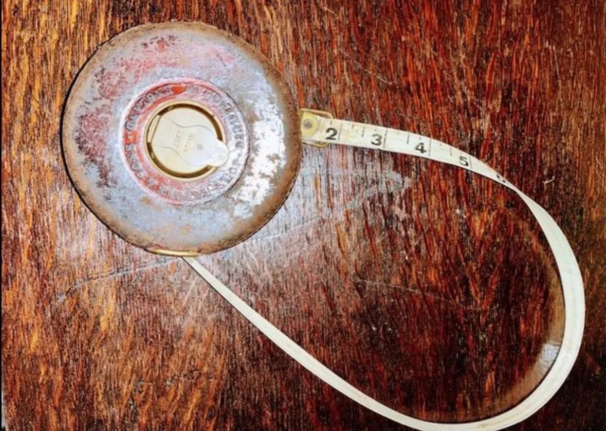 Antique measuring tape - Image 1
