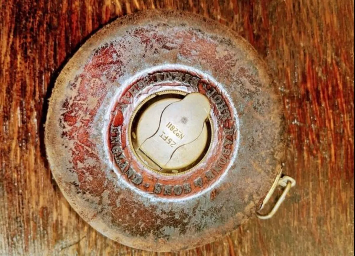 Antique measuring tape - Image 2