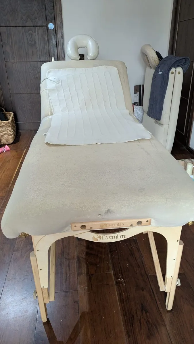 2 x EarthLite Spirit Professional Massage Tables - Image 2