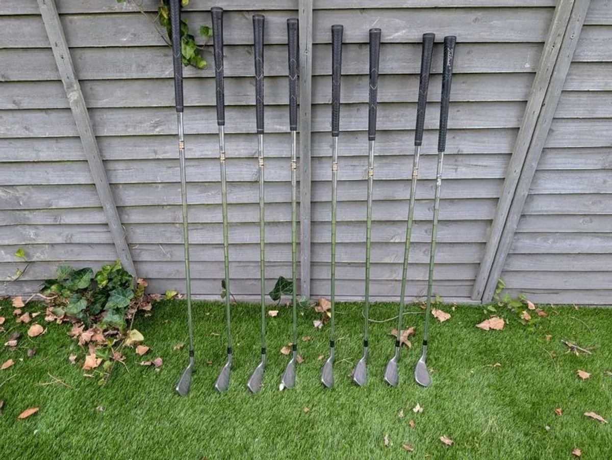 golf club set including bag and trolley - Image 4
