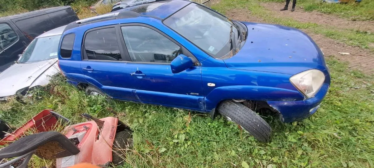 2 jeeps for breaking - Image 3
