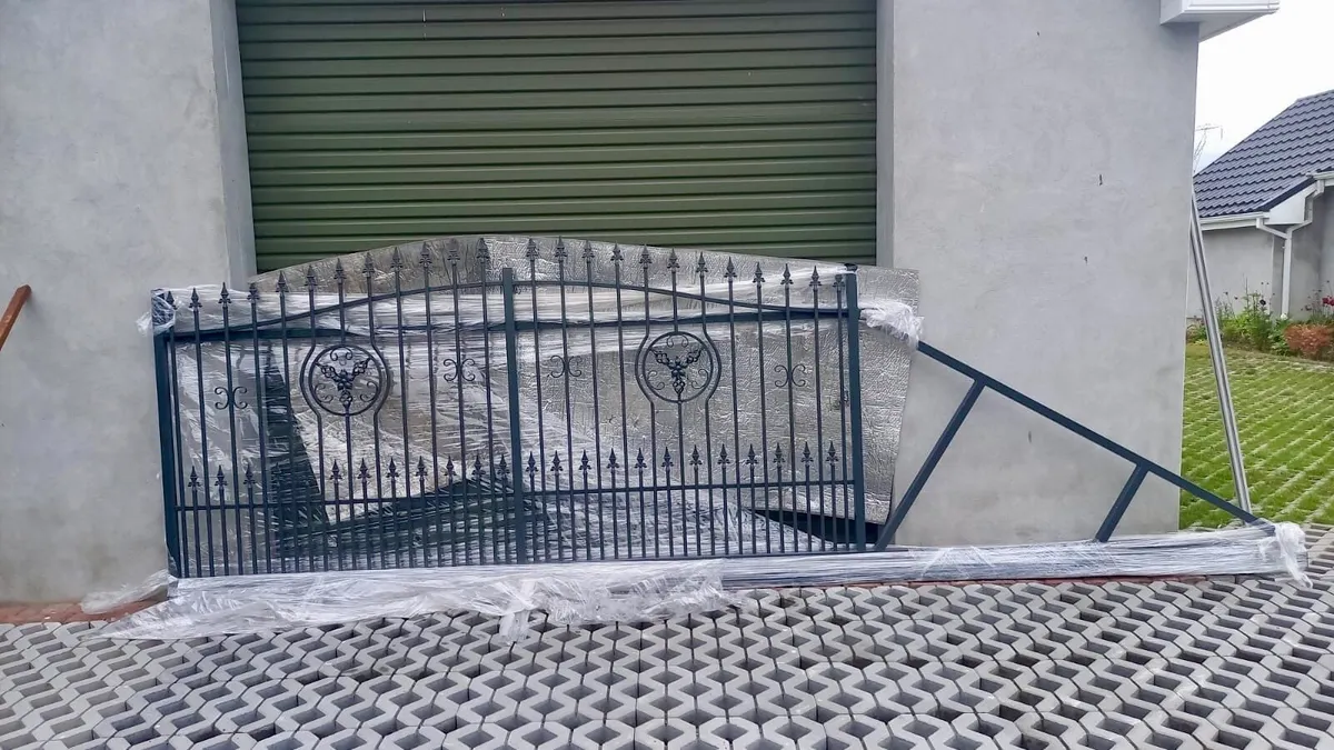 Electric Sliding Gates (L/R) (motor not included) - Image 1