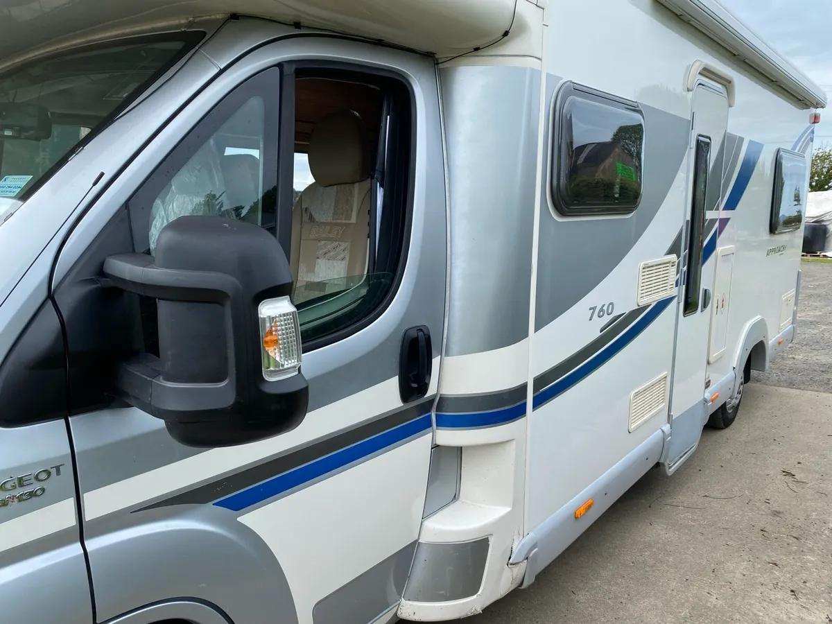 Motorhome - Image 4