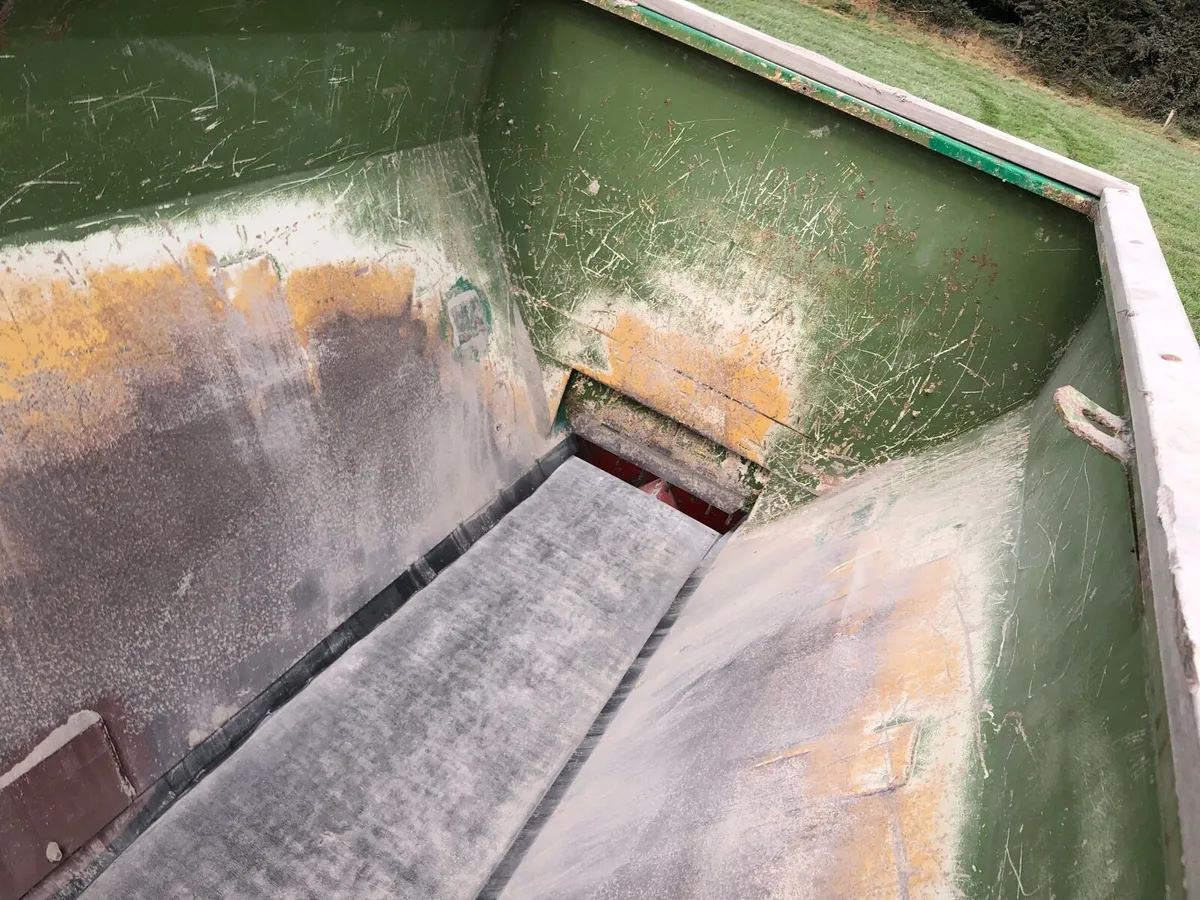 8 ton lime spreader - Image 4