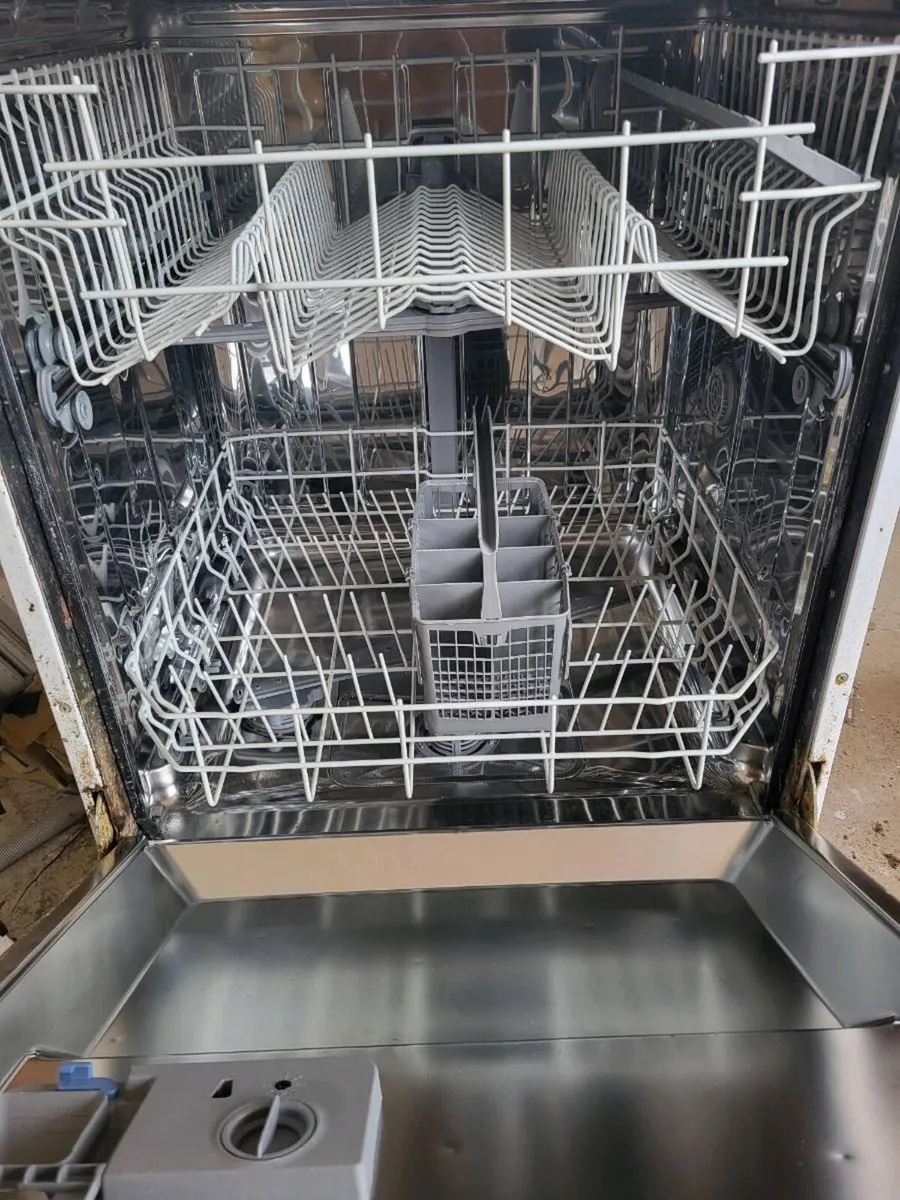 Dishwasher - Image 3