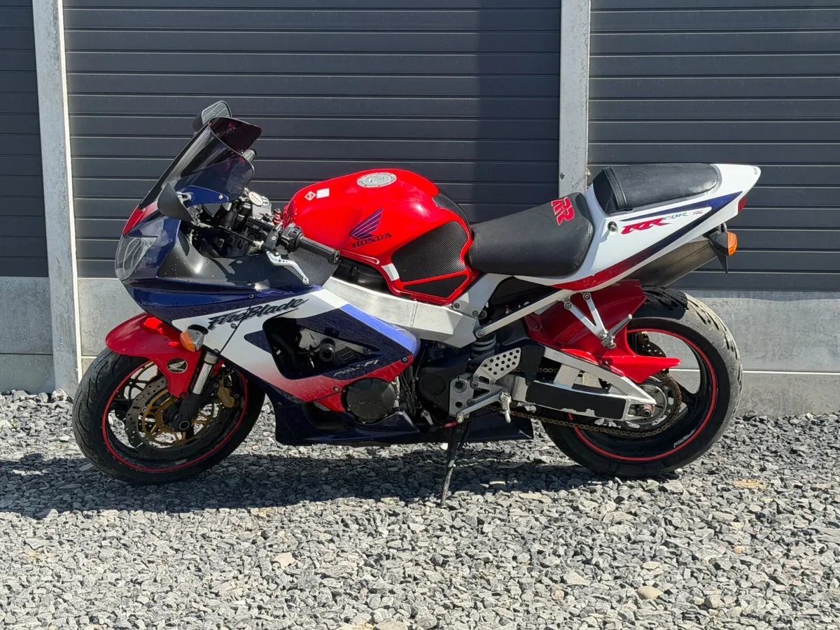 2 x Honda CBR 929 2000 / 2001✅TAX 01/27 ✅ 03/27 - Image 2