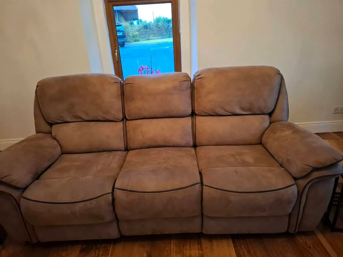 3-1-1 Recliner Sofa Set - Image 1